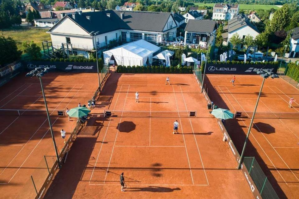 Hotel Restauracja Tenis Kortowo Познань Экстерьер фото